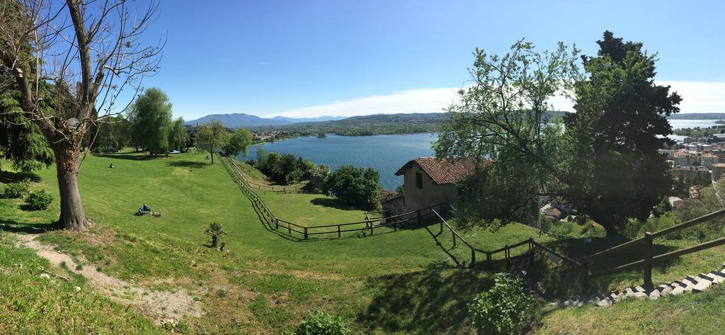 La Casa Nel Parco Villa Arona Buitenkant foto