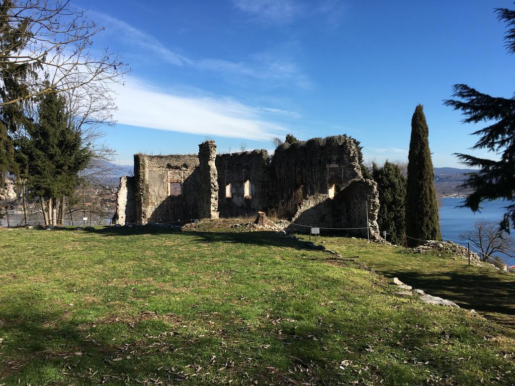 La Casa Nel Parco Villa Arona Buitenkant foto